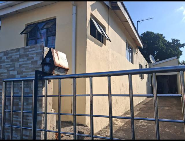 3 BEDROOM HOUSE FOR SALE IN AUSTERVILLE